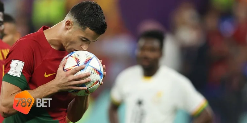 Ronaldo lập kỉ lục ghi 5 bàn thắng tại các kì world cup